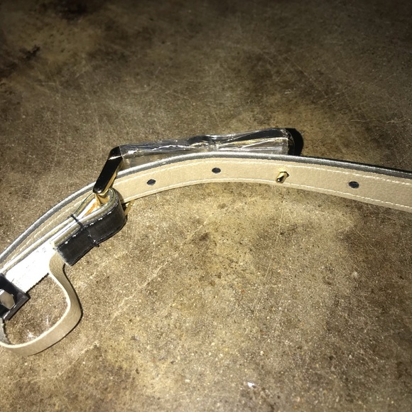 Vince Camuto Gold Bow Black Patent Belt New L - Picture 3 of 5